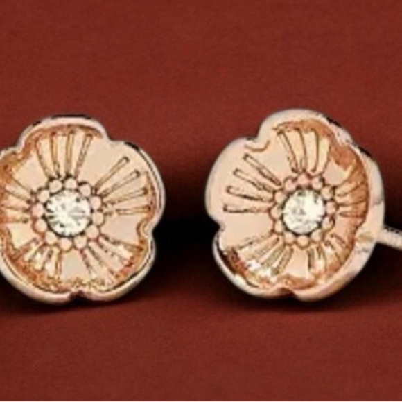 Coach Tea Rose Gold Flower Earrings NEW - Picture 2 of 5
